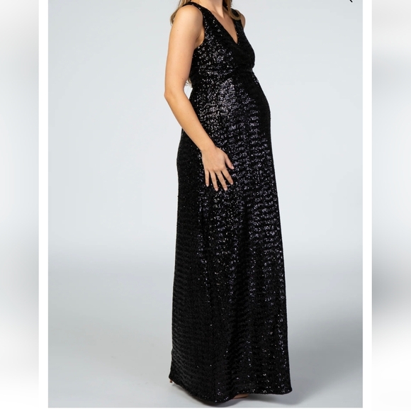 Pinkblush Black Sequin V-neck Sleeveless Maternity Gown - Picture 3 of 5